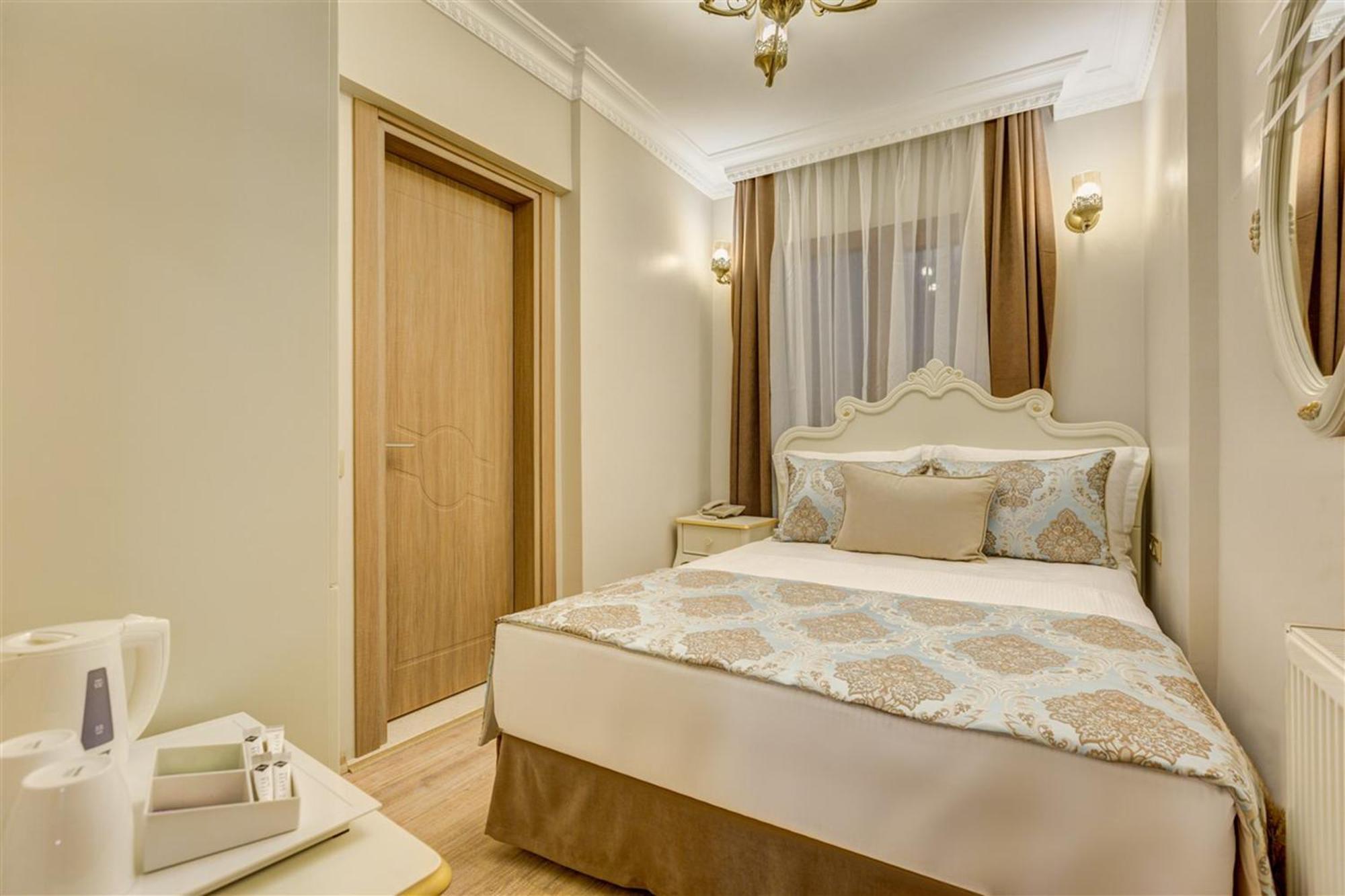 Cunda Oezerbey Konagi (Adults Only) Hotel Аявали Стая снимка