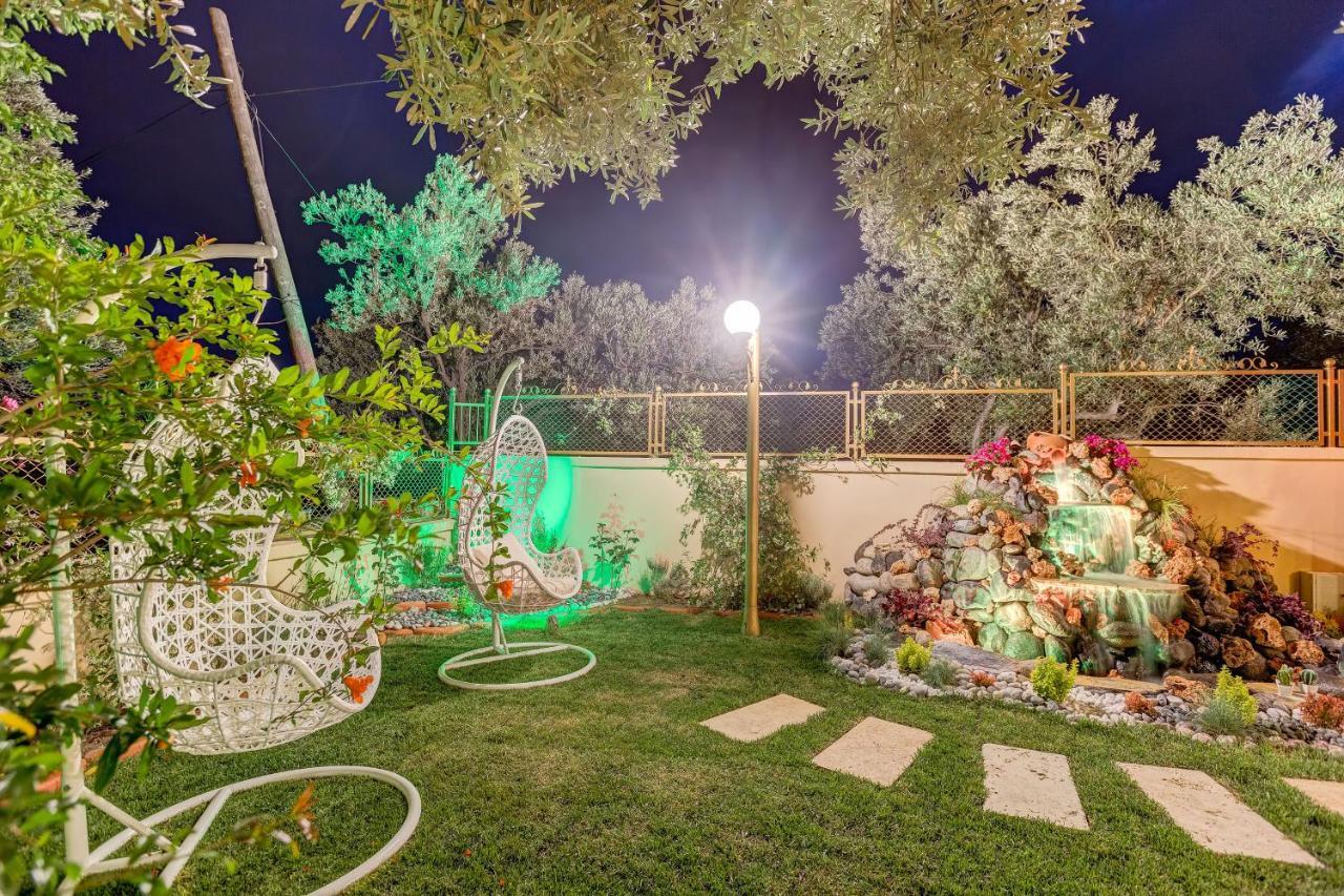 Cunda Oezerbey Konagi (Adults Only) Hotel Аявали Екстериор снимка
