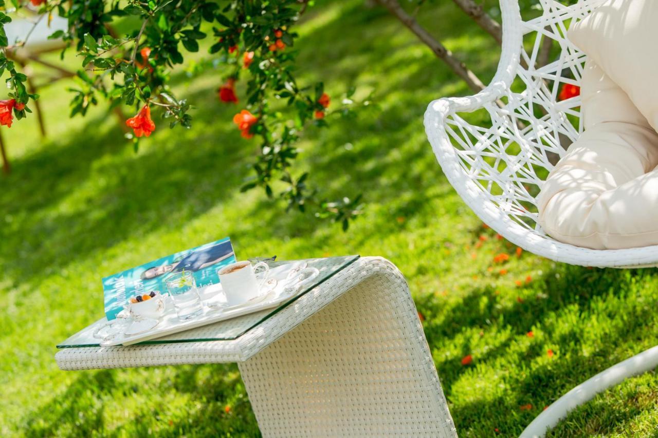 Cunda Oezerbey Konagi (Adults Only) Hotel Аявали Екстериор снимка